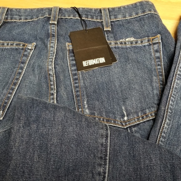 Reformation Green Top and Blue Jeans - Picture 5 of 5